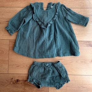 Olive & Rain Baby dress and matching bloomers with Ruffle Details
